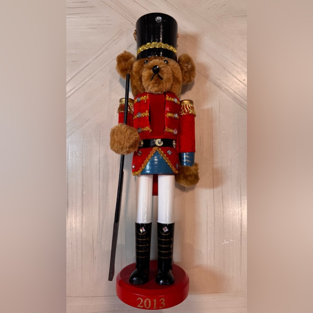 Martha Stewart Holiday 2013 Teddy Bear Nutcracker 14” Wooden Christmas Figurine - Picture 4 of 13